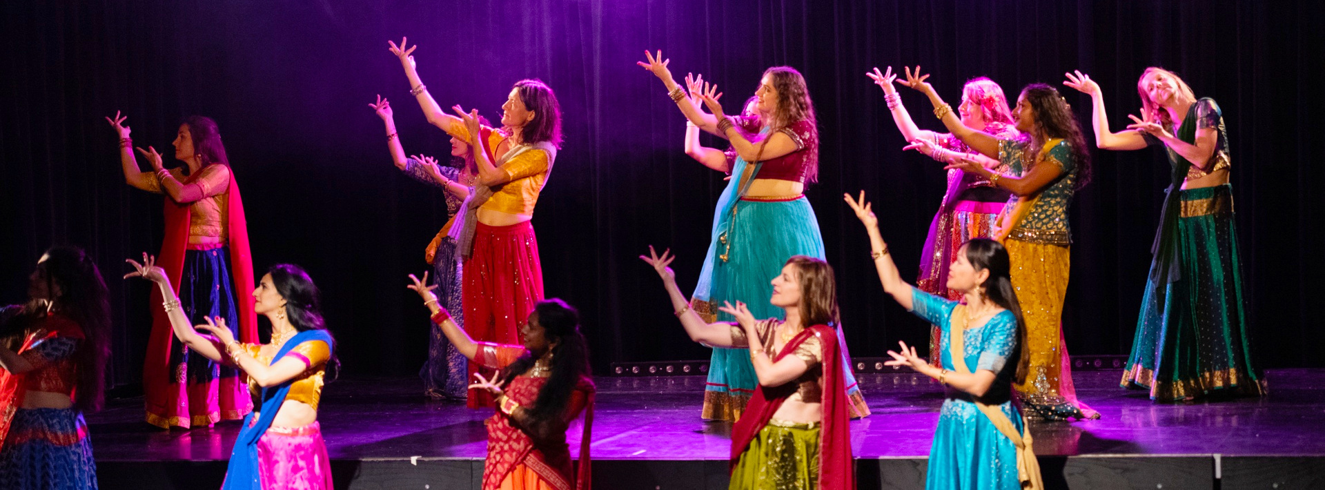 Stages de danse Bollywood avec Mahina Khanum